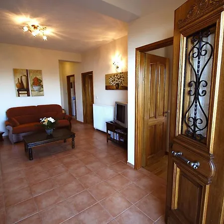 Villaeri Achladies (Skiathos)