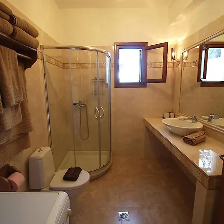 Leni Achladies (Skiathos)