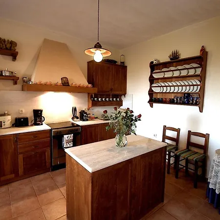 Villaeri Achladies (Skiathos)