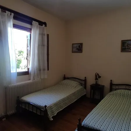 Villaeri Achladies (Skiathos)